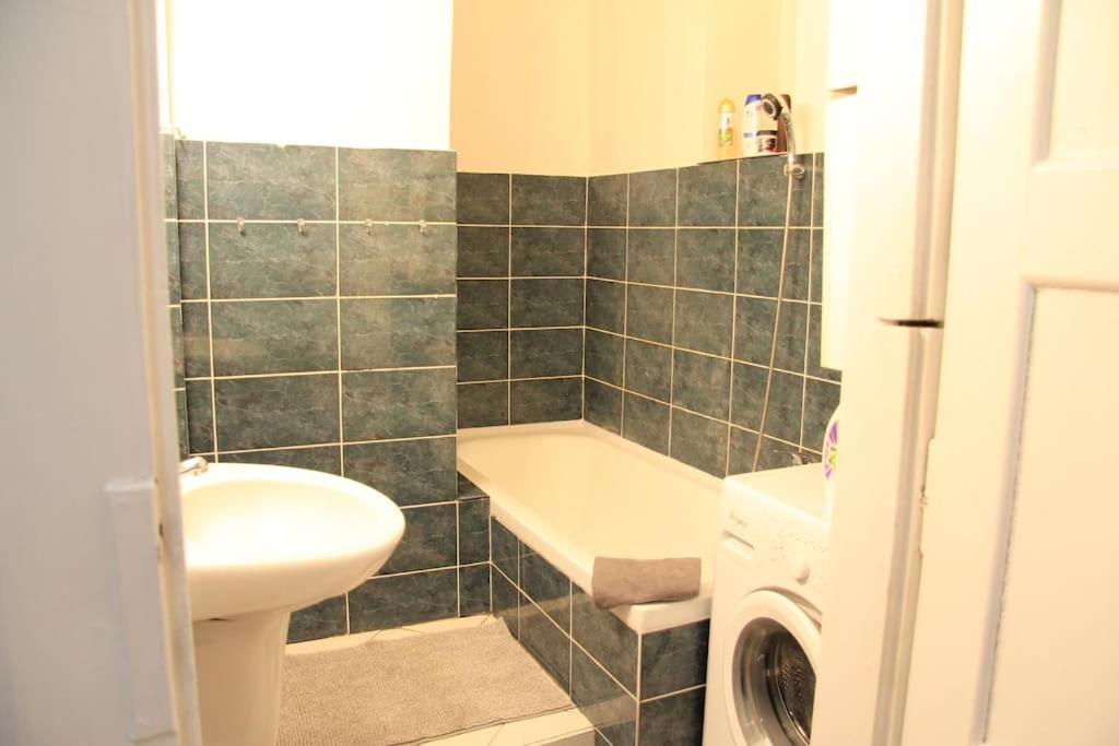 2 Bedrooms Close Vysehrad - Congress Centrum Prague Exterior photo